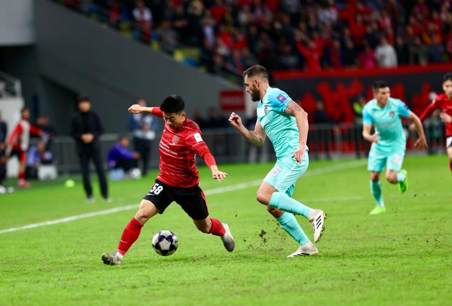 [图]蓉城全场仅1射正胡荷韬伤退 蓉城0-2柔佛新山